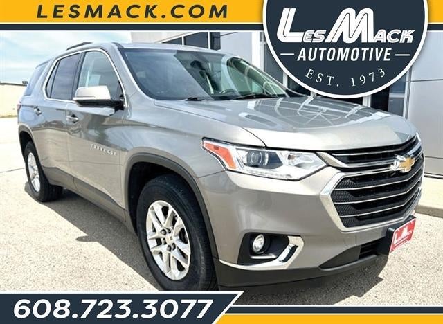 2018 Chevrolet Traverse LT Cloth in Pepperdust Metallic — front three-quarter view